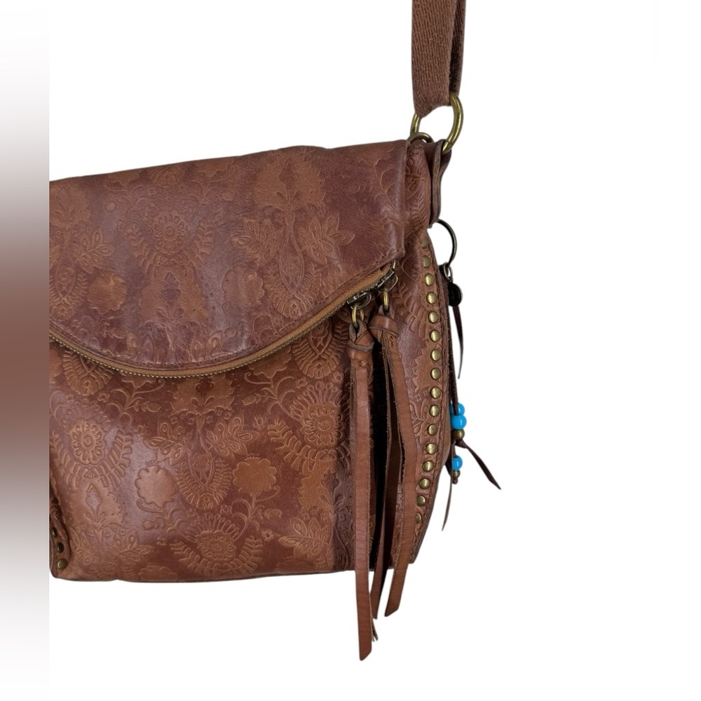 The Sak Silverlake Crossbody Bag Leather Adj Strap Zipper Pockets Tobacco